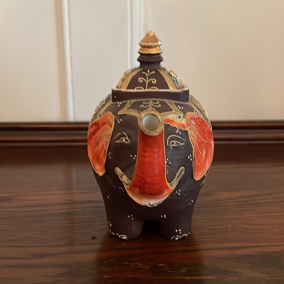 Vintage Guilded Elephant Tea Pot - Picture 7 of 9